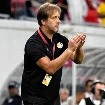Pedro Martins começa com bom desempenho no campeonato do Qatar