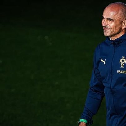 Martínez sinaliza porta aberta à seleção e pede terceiro ponta de lança