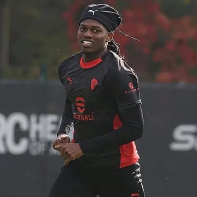 Rafael Leão disponível para ajudar o Milan frente à Roma