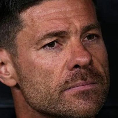 Real Madrid dispensa Xabi Alonso e anuncia novo treinador minutos depois