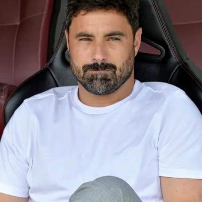 Treinador Birmingham elogia Swansea de Vítor Matos: identidade resistiu ao tempo