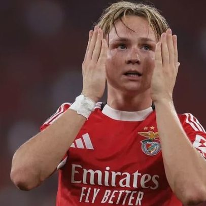 Selecionador da Noruega discute futuro de Schjelderup com o Benfica