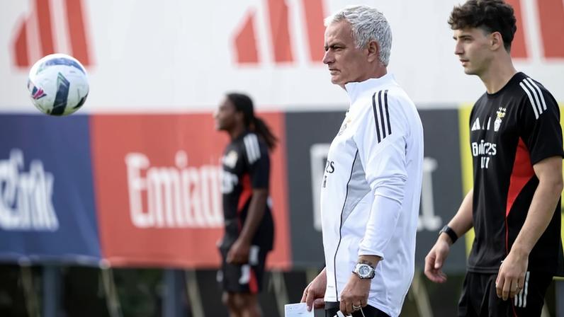 Dilema de Mourinho: quem substitui Barrenechea no Dragão