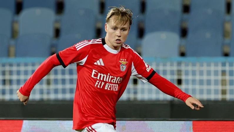 Schjelderup com malas feitas para rumar ao futebol italiano