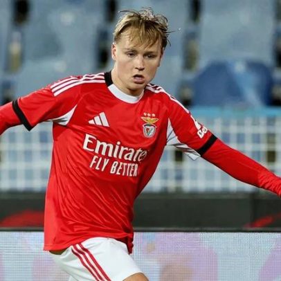 Treinador do Club Brugge acredita que Schjelderup pode ter futuro no clube