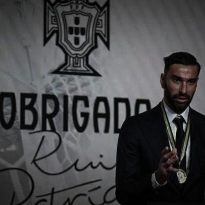 Rui Patrício compara críticas na Inglaterra e em Portugal com multas