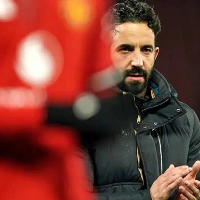 Filho de Paul Scholes ataca Amorim com insultos e o compara a Mourinho