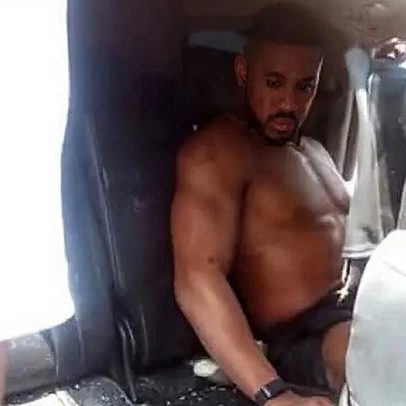 Anthony Joshua regressa a Inglaterra após acidente na Nigéria