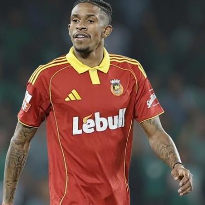 Representantes de André Luís em Vila do Conde para ver Rio Ave-Benfica