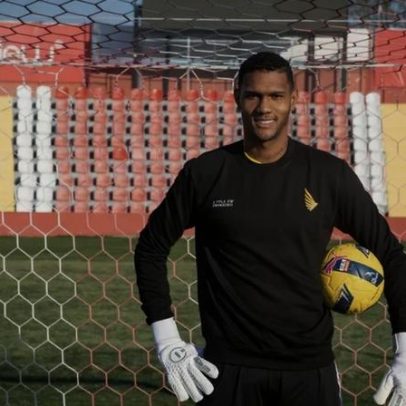 Adriel entra no onze do AVS SAD e abre portas para saídas