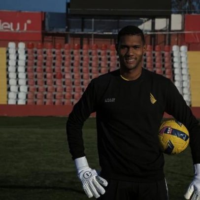 AVS SAD oficializa Adriel Ramos como guarda-redes