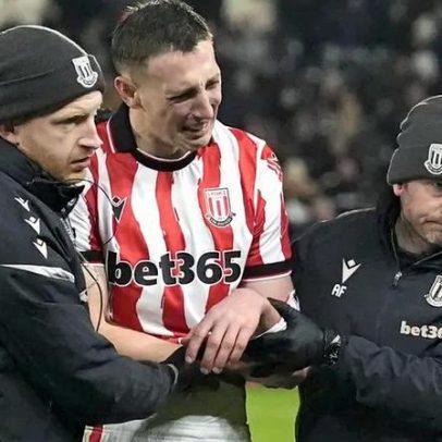 Ex-Boavista sofre choque, precisa de máscara de oxigénio e abandona jogo