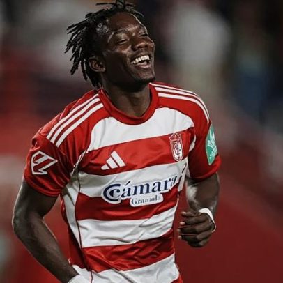 Sporting aumenta proposta por Faye