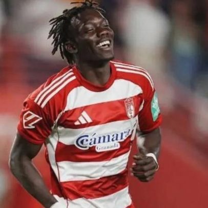 Faye é confirmado como reforço do Sporting