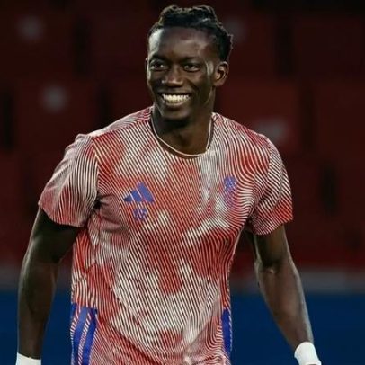 Sporting oferece 10 milhões por Faye e mantém insistência em Arribas