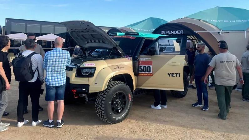 Land Rover Defender '500', de Peterhansel e Metge, no Dakar