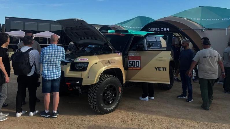 Land Rover Defender '500', de Peterhansel e Metge, no Dakar