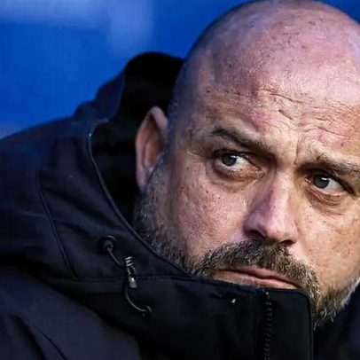 Treinador do Espanyol lembra Figo no Camp Nou antes do dérbi com o Barça