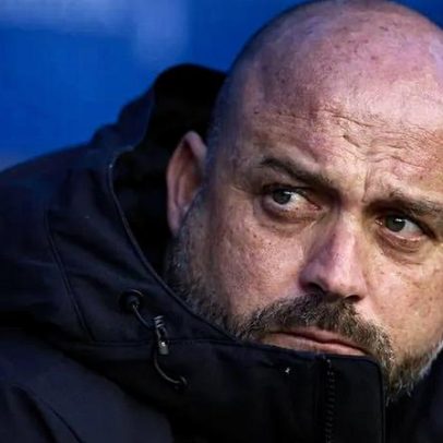 Treinador do Espanyol recorda Figo no Camp Nou antes do dérbi com o Barcelona
