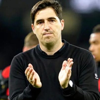 Andoni Iraola não mira Chelsea e diz estar feliz onde está