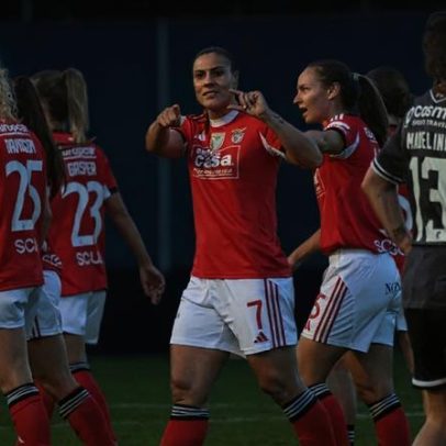 Benfica vence V. Guimarães 2-1 e assume liderança