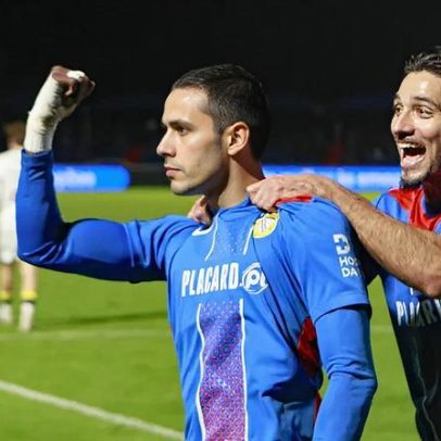 Chiquinho aponta o onze inicial da equipa