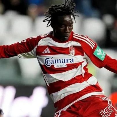 Adeptos do Granada pedem a Faye que não assine pelo Sporting no mercado de inverno