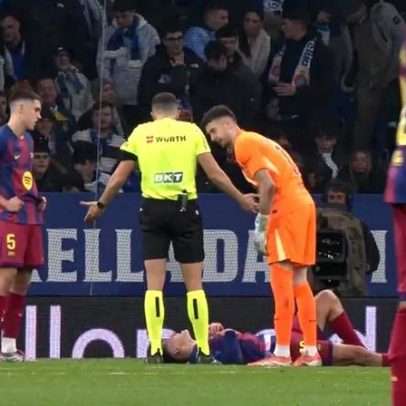 Árbitro do dérbi da Catalunha usou microfone durante os 90 minutos