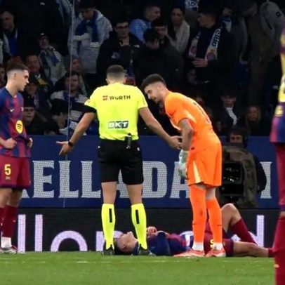 Árbitro do dérbi da Catalunha usou microfone durante os 90 minutos