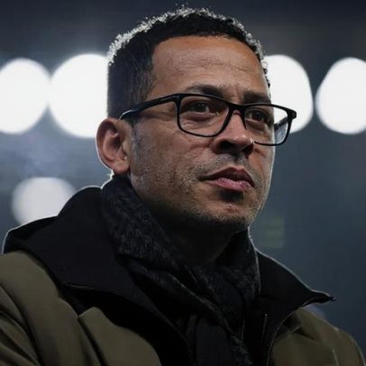 Liam Rosenior confirma que será o novo treinador do Chelsea