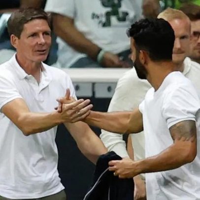 Oliver Glasner comenta ironia sobre possível mudança para o Manchester United