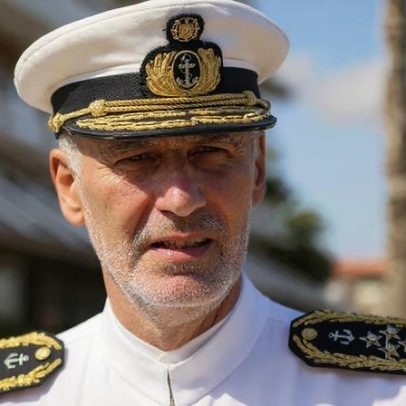 Pareciam concorrentes, mas tinham os mesmos donos: oito contratos assinados na Marinha