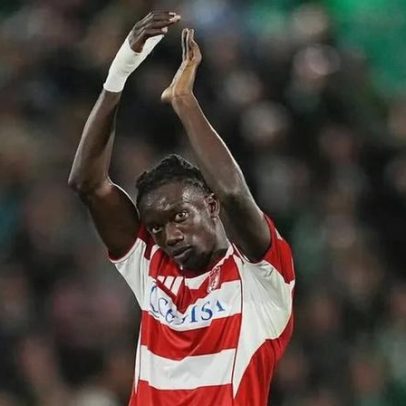Sporting e Granada aproximam-se do acordo por Faye; extremo já não foi opção contra o Rayo