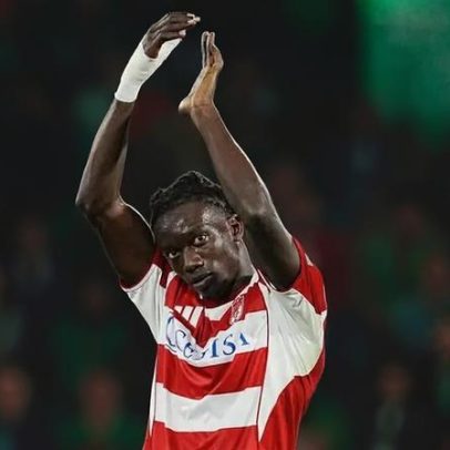 Sporting e Granada perto de acordo por Faye; extremo ausente vs Rayo