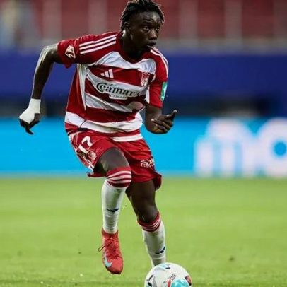 Faye aponta saída do Granada e aproxima-se do Sporting