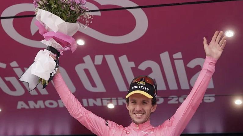 Simon Yates, ciclista, termina a carreira aos 33 anos