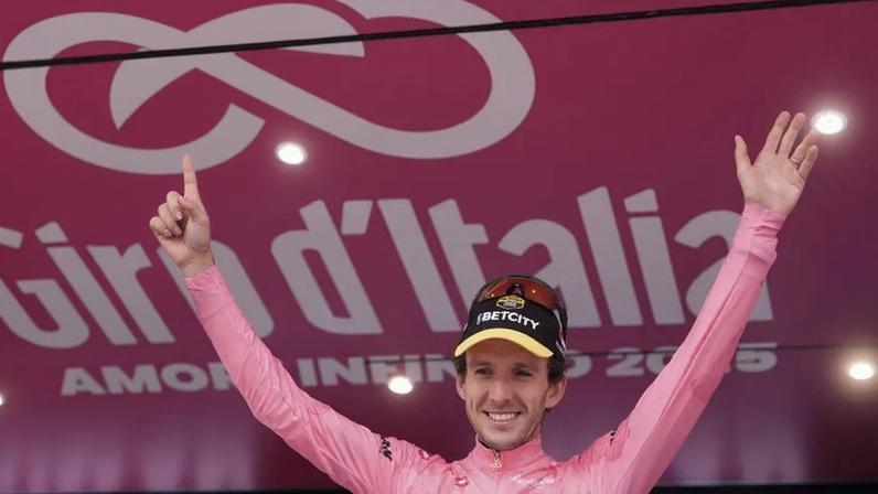 Simon Yates, ciclista, termina a carreira aos 33 anos