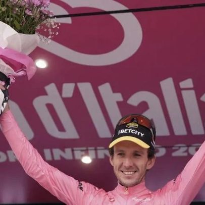 Simon Yates anuncia fim de carreira aos 33 anos, a duas semanas da época