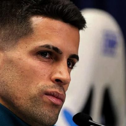 Ex-Barcelona comenta regresso de João Cancelo: não percebo