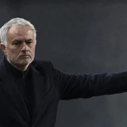 Mourinho critica jogadores do Benfica por suposta atitude em jogo de pré-época