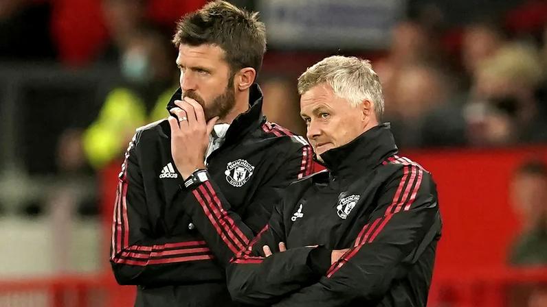Michael Carrick e Ole Gunnar Solskjaer têm sido associados ao Man. United