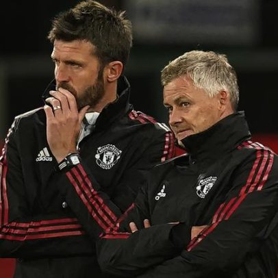 Gary Neville analisa o futuro do Manchester United diante de resultados incertos