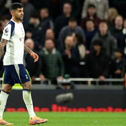 Cristian Romero reage após derrota do Tottenham: outros deveriam falar