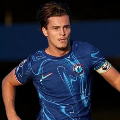 Middlesbrough negocia a contratação de Leo Castledine