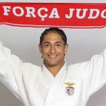 Rodrigo Lopes anuncia saída do Benfica