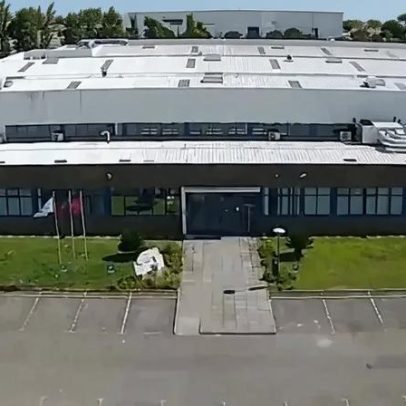 Multinacional que fechou fábrica em Palmela vende recheio em leilão online