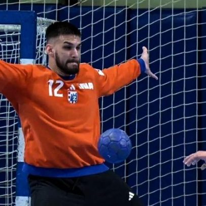 FC Porto apresenta novo guarda-redes, vindo da Croácia para substituir Diogo Rêma