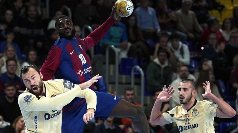 Jogo de andebol entre Barcelona e FC Porto