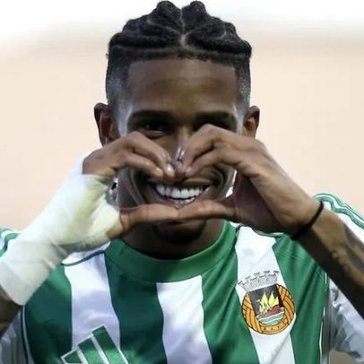 André Luís é o extremo prioritário para o Benfica