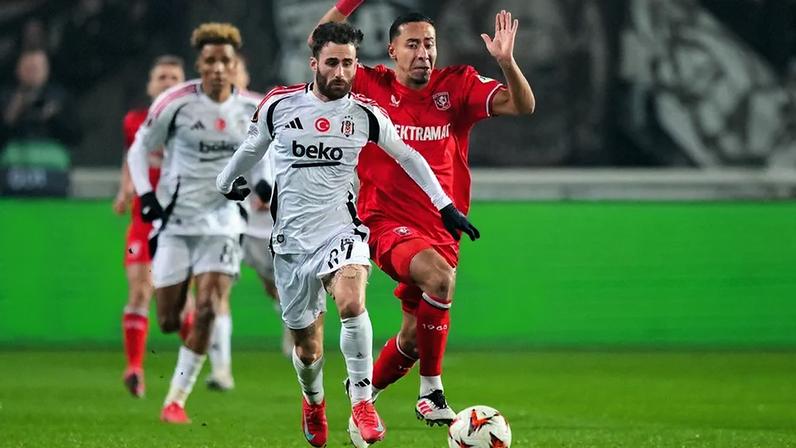 Rafa em ação pelo Besiktas